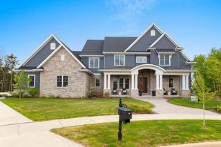 6916 N PALLADIUM COURT, Appleton, WI 54913