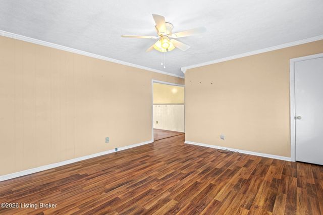 6008 Gloria Ln, Louisville, KY 40213