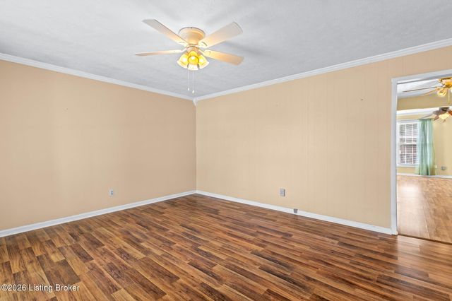 6008 Gloria Ln, Louisville, KY 40213