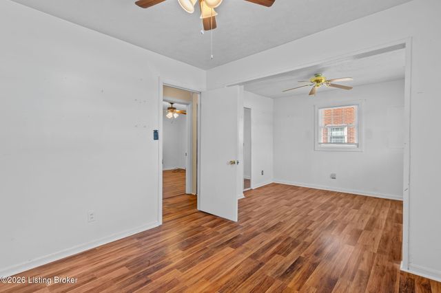 6008 Gloria Ln, Louisville, KY 40213