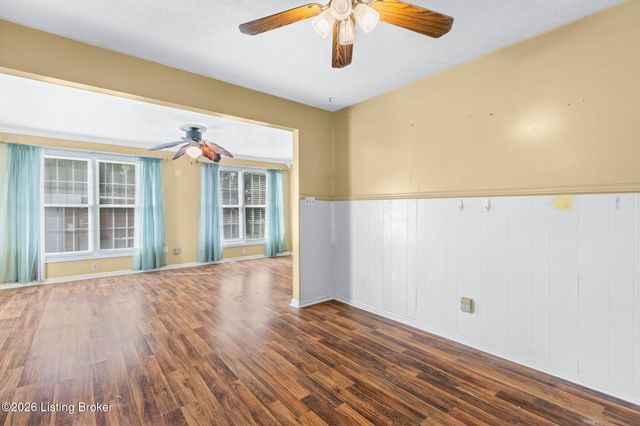 6008 Gloria Ln, Louisville, KY 40213