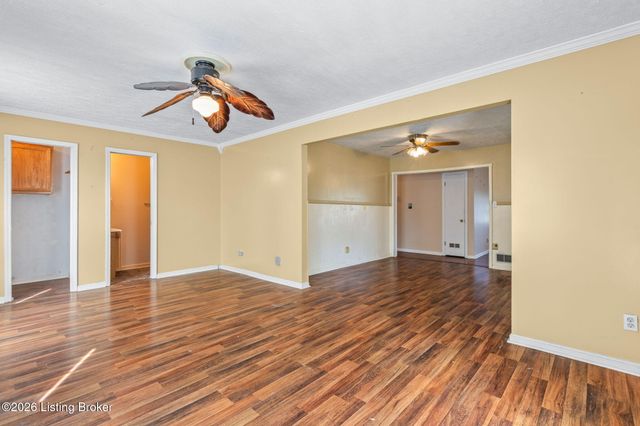 6008 Gloria Ln, Louisville, KY 40213