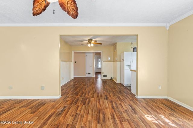 6008 Gloria Ln, Louisville, KY 40213