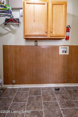 6008 Gloria Ln, Louisville, KY 40213