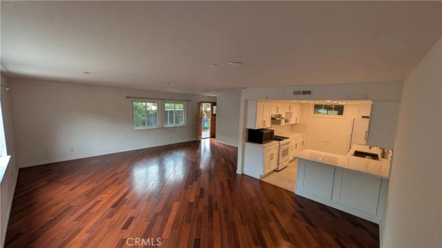 872 Lucile Avenue A, Silver Lake, CA 90026