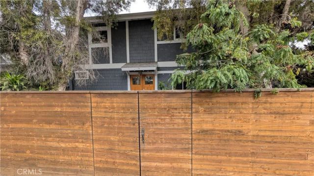 872 Lucile Avenue A, Silver Lake, CA 90026