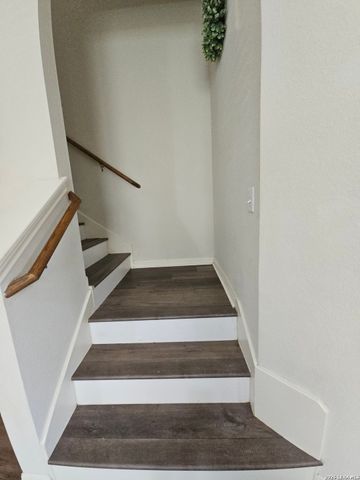 106 WAINSCOT OAK WAY, San Marcos, TX 78666