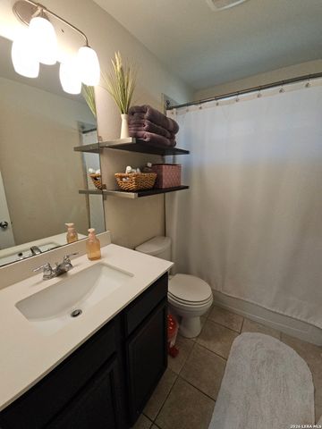 106 WAINSCOT OAK WAY, San Marcos, TX 78666