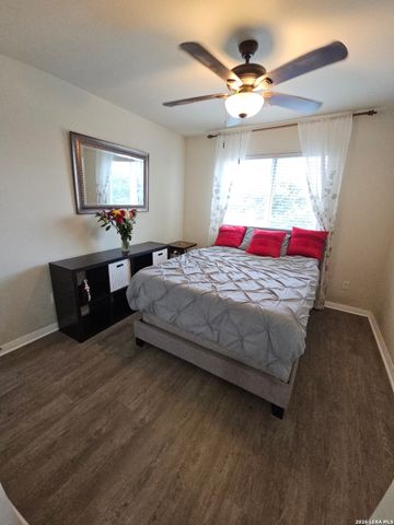 106 WAINSCOT OAK WAY, San Marcos, TX 78666