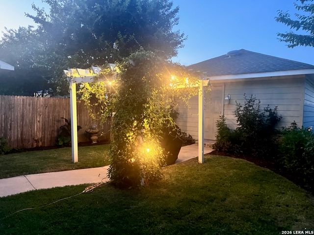 106 WAINSCOT OAK WAY, San Marcos, TX 78666