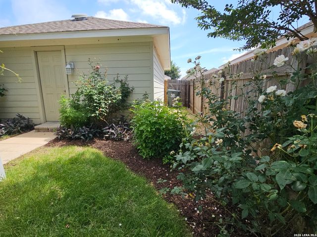 106 WAINSCOT OAK WAY, San Marcos, TX 78666