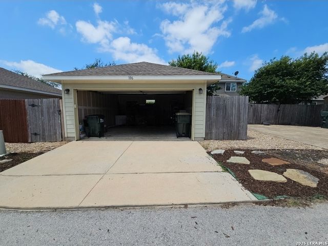 106 WAINSCOT OAK WAY, San Marcos, TX 78666