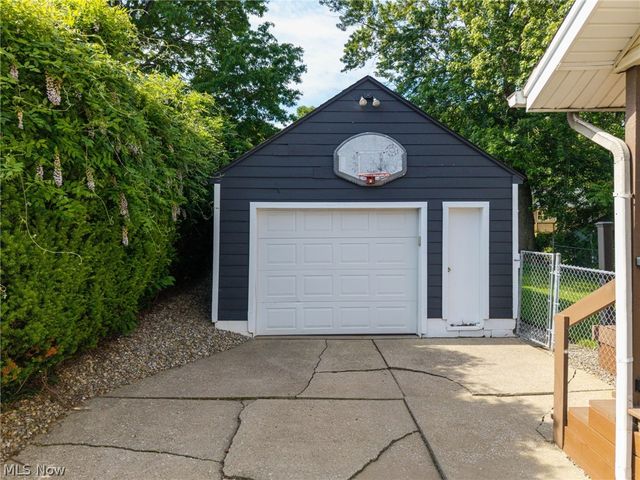 342 Washington Avenue, Barberton, OH 44203