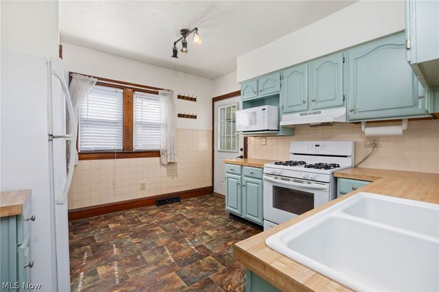 342 Washington Avenue, Barberton, OH 44203