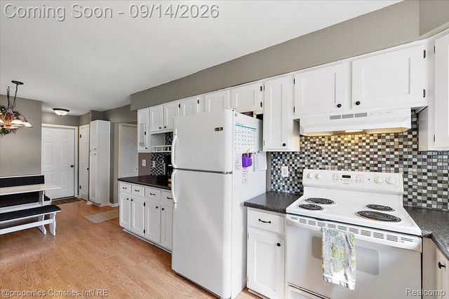 2118 S Cavalier Drive, Canton Charter Township, MI 48188