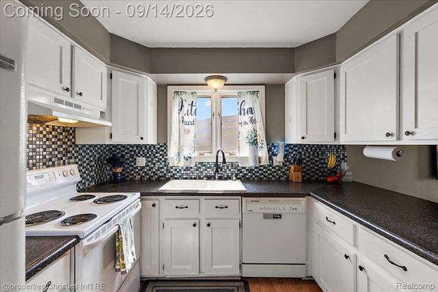 2118 S Cavalier Drive, Canton Charter Township, MI 48188