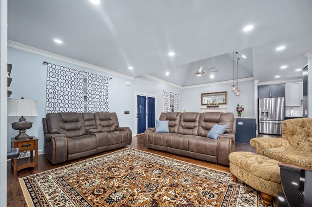 5398 Woods Edge Dr, Lebanon, TN 37090