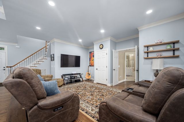 5398 Woods Edge Dr, Lebanon, TN 37090