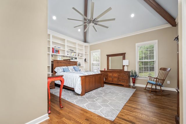 5398 Woods Edge Dr, Lebanon, TN 37090