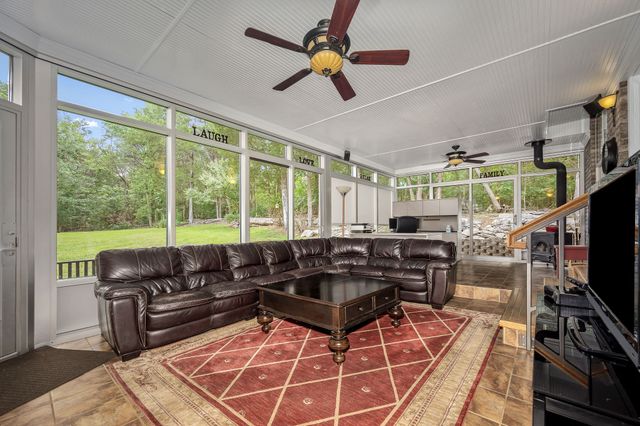 5398 Woods Edge Dr, Lebanon, TN 37090