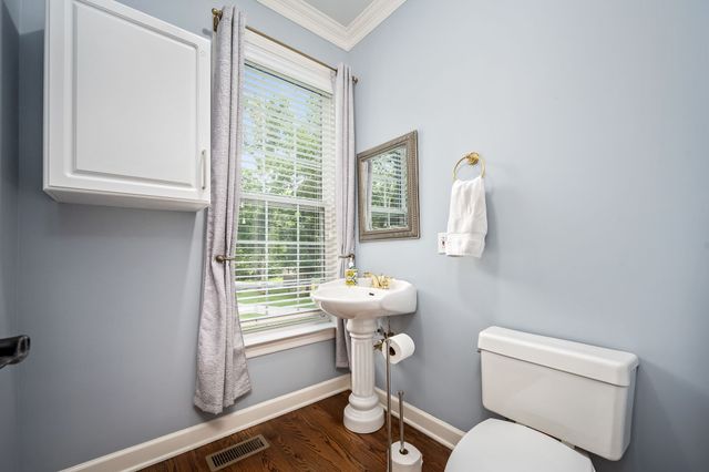 5398 Woods Edge Dr, Lebanon, TN 37090