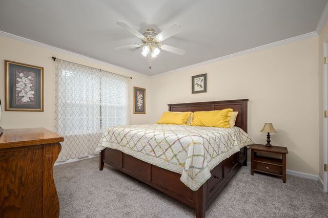 5398 Woods Edge Dr, Lebanon, TN 37090