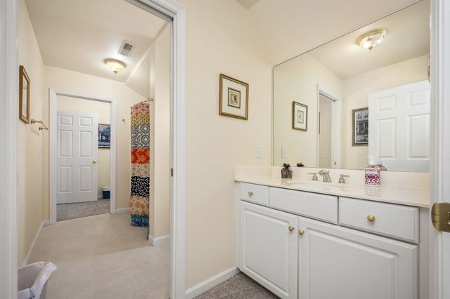 5398 Woods Edge Dr, Lebanon, TN 37090