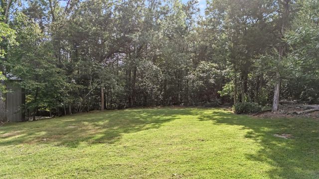 5398 Woods Edge Dr, Lebanon, TN 37090