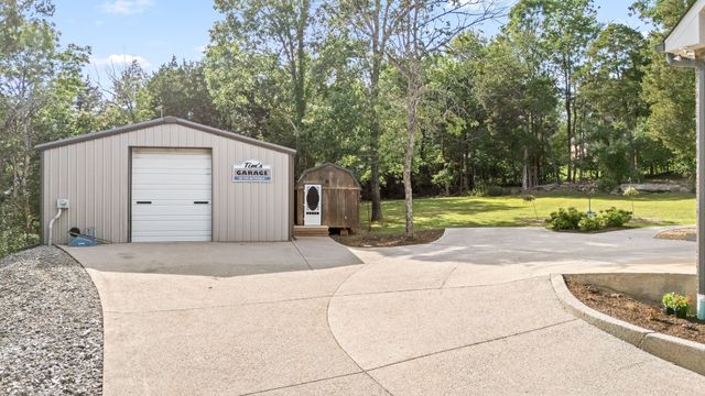 5398 Woods Edge Dr, Lebanon, TN 37090
