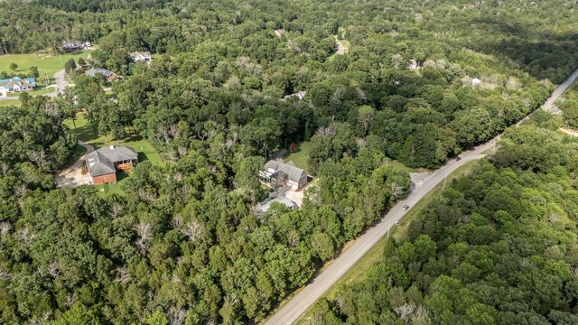 5398 Woods Edge Dr, Lebanon, TN 37090