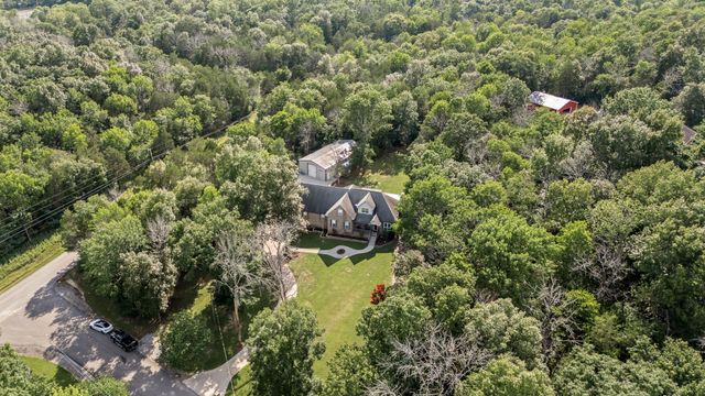 5398 Woods Edge Dr, Lebanon, TN 37090