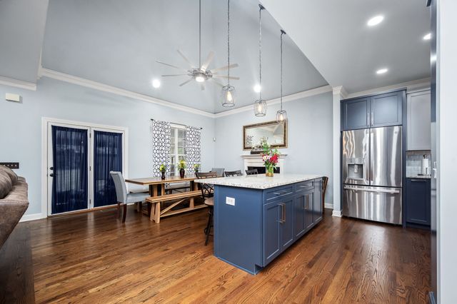 5398 Woods Edge Dr, Lebanon, TN 37090