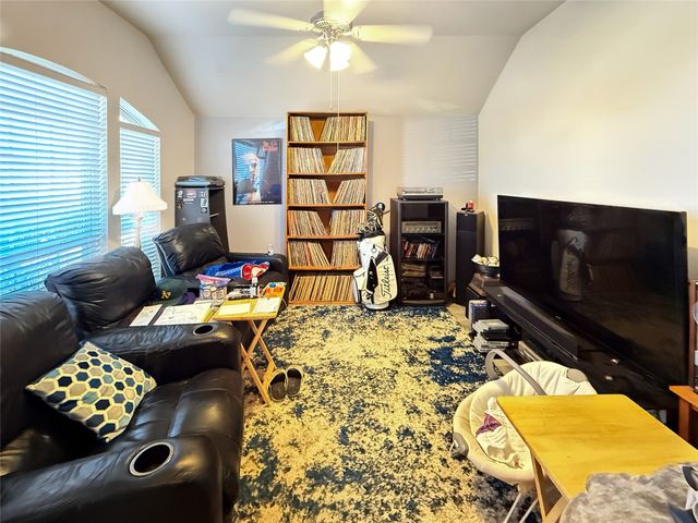 1602 Grey Willow Lane, Arlington, TX 76002