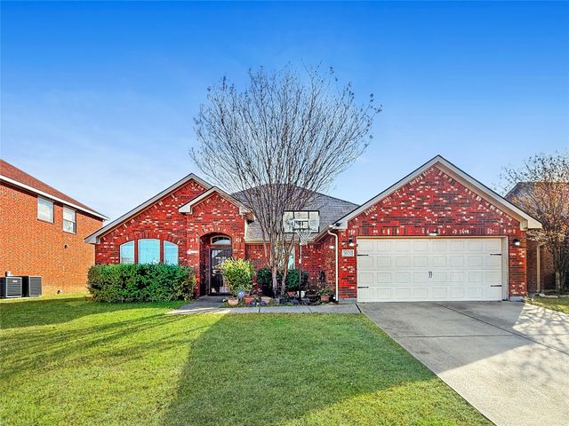 1602 Grey Willow Lane, Arlington, TX 76002