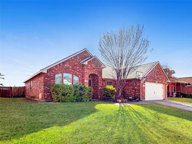 1602 Grey Willow Lane, Arlington, TX 76002