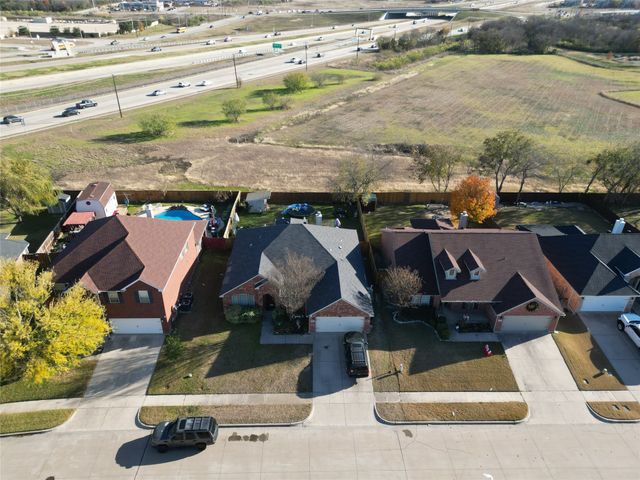 1602 Grey Willow Lane, Arlington, TX 76002