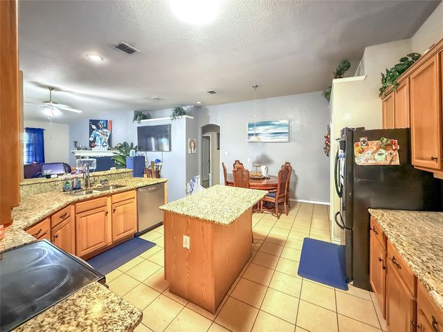 1602 Grey Willow Lane, Arlington, TX 76002