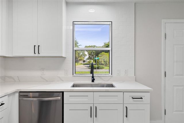 843 BOLIVAR STREET, Lady Lake, FL 32159