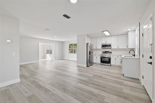 843 BOLIVAR STREET, Lady Lake, FL 32159