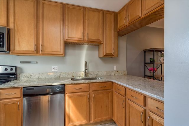 4507 S OAK DRIVE P72, Tampa, FL 33611