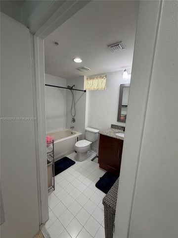 7266 SW 88th St A203, Miami, FL 33156