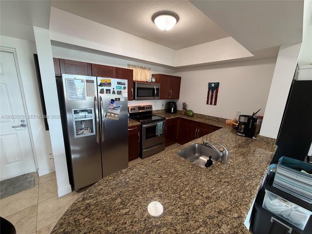 7266 SW 88th St A203, Miami, FL 33156