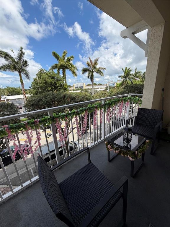 7266 SW 88th St A203, Miami, FL 33156