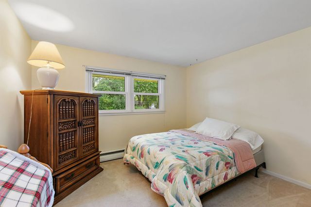 443 Glendale Road, Roselle, IL 60172