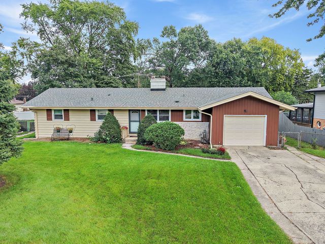 443 Glendale Road, Roselle, IL 60172