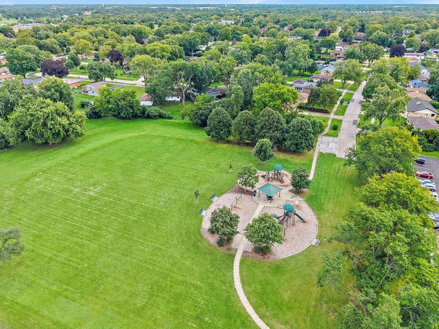 443 Glendale Road, Roselle, IL 60172