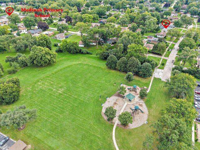 443 Glendale Road, Roselle, IL 60172