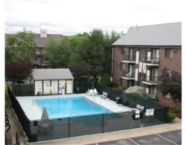 59 Highland Glen Dr 318, Randolph, MA 02368