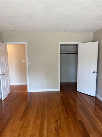 59 Highland Glen Dr 318, Randolph, MA 02368