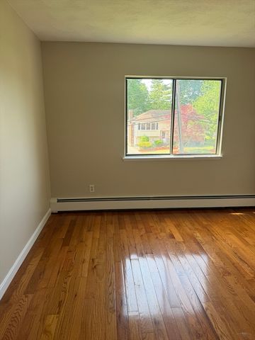 59 Highland Glen Dr 318, Randolph, MA 02368